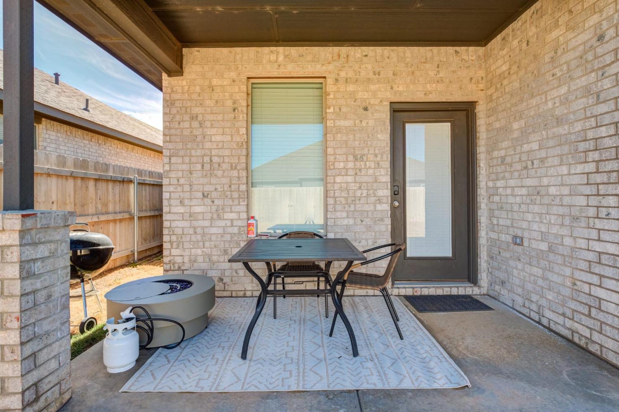 Entire House~ Spacious~ Prime Location~ Backyard Lubbock Dış mekan fotoğraf