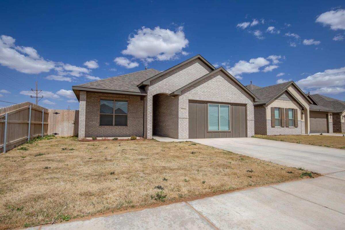Entire House~ Spacious~ Prime Location~ Backyard Lubbock Dış mekan fotoğraf