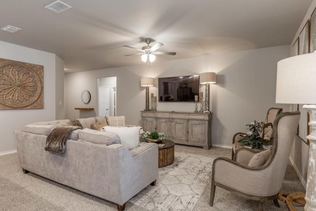 Entire House~ Spacious~ Prime Location~ Backyard Lubbock Dış mekan fotoğraf