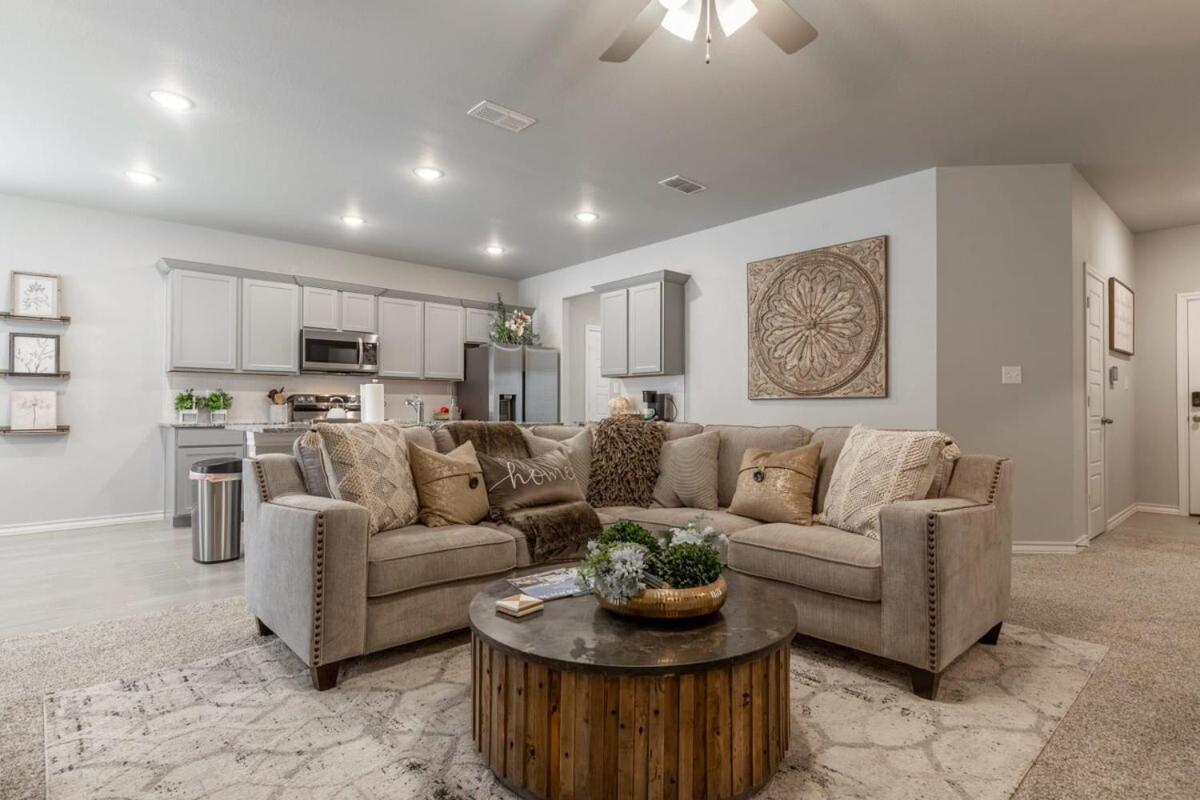 Entire House~ Spacious~ Prime Location~ Backyard Lubbock Dış mekan fotoğraf